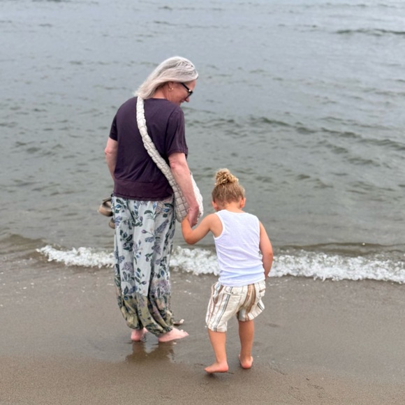 Meet your Posher, Wendy - Picture 2 of 2